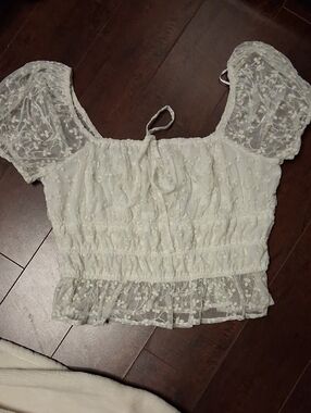 Japna White Floral Lace Puff Sleeve Cropped Top